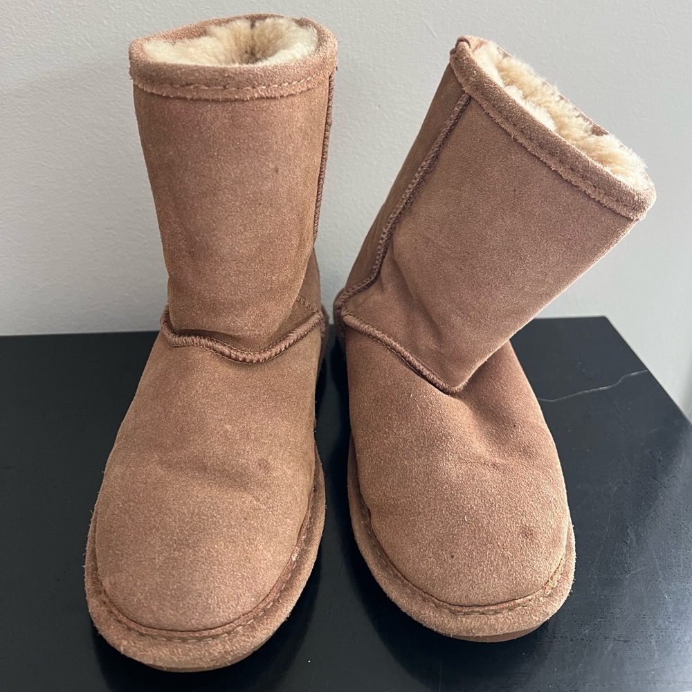 BearPaw Boots Girls Youth Size 4